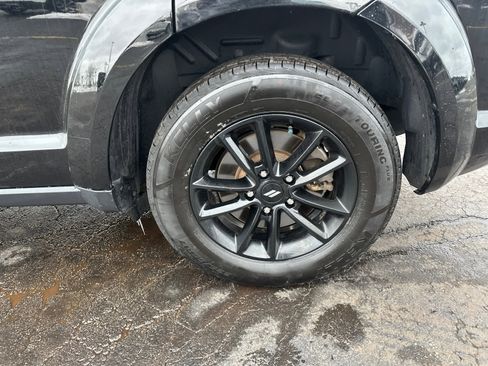 Used 2020 Dodge Journey SE w/ SE Popular Equipment Group image 13