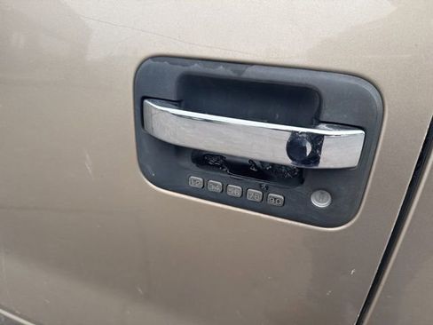 Used 2011 Ford F150 XLT w/ XLT Chrome Pkg image 17