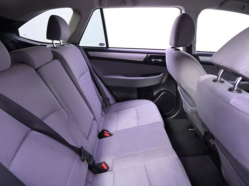 Used 2019 Subaru Outback 2.5i Premium image 18