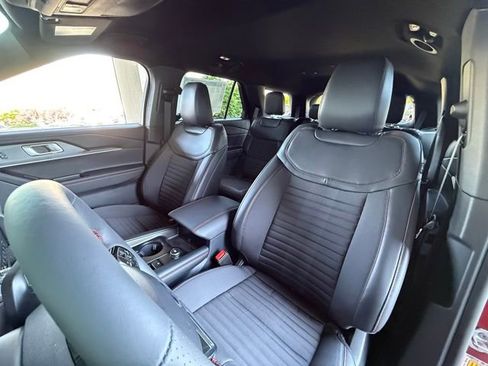 New 2026 Ford Explorer ST-Line AWD/4WD image 17