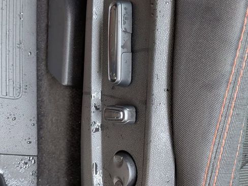 Used 2025 Honda Pilot Sport image 12