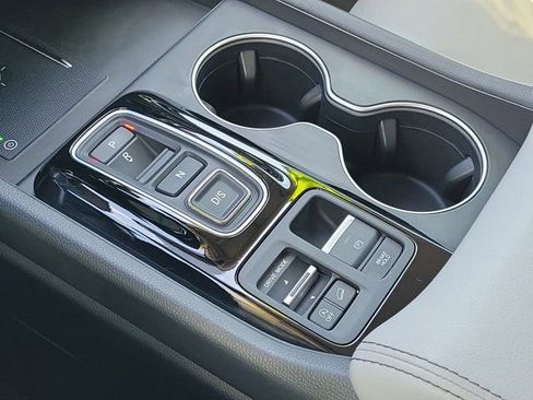 Certified 2025 Honda Pilot Touring image 29