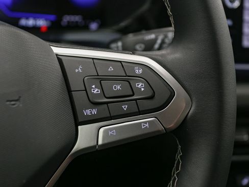 Used 2023 Volkswagen Taos SE image 39