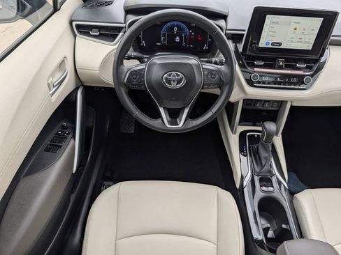 Used 2024 Toyota Corolla Cross XLE w/ Convenience Package FWD image 13