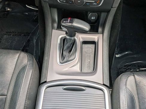 Used 2022 Dodge Charger SXT w/ Leather Interior Group RWD image 17