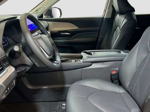 New 2026 Toyota Grand Highlander FWD image 19
