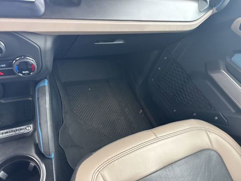 Used 2023 Ford Bronco Wildtrak image 27