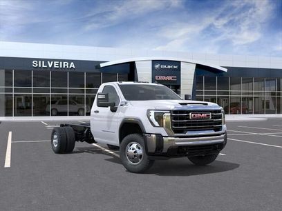 New 2026 GMC Sierra 3500 Pro w/ Convenience Package