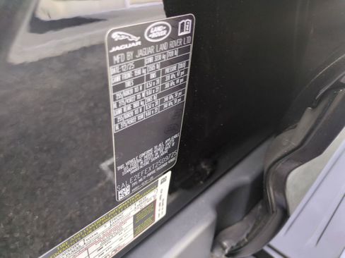 New 2026 Land Rover Defender 110 X-Dynamic SE image 31