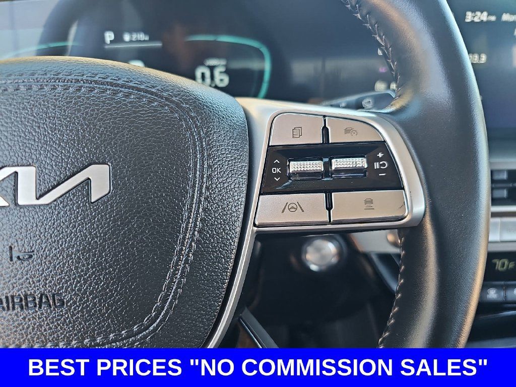 Used 2025 Kia Telluride S FWD image 19