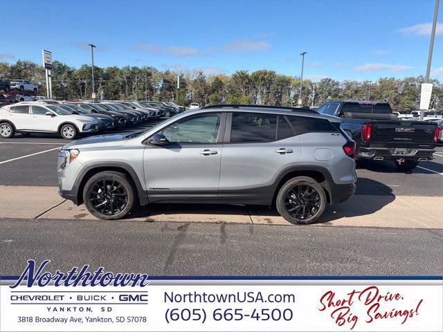 Used 2023 GMC Terrain SLE w/ Driver Convenience Package AWD/4WD image 13