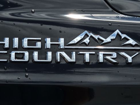 Used 2024 Chevrolet Tahoe High Country AWD/4WD image 16