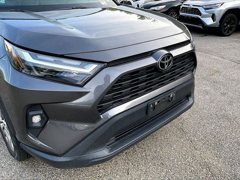 Used 2022 Toyota RAV4 XLE Premium AWD/4WD image 8
