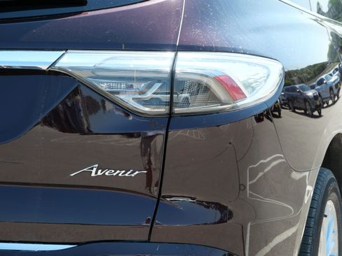 Used 2023 Buick Enclave Avenir w/ Avenir Technology Package AWD/4WD image 17