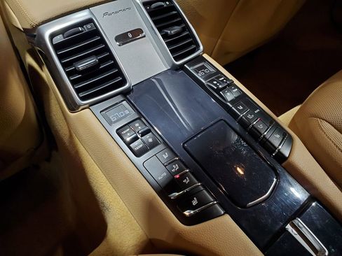 Used 2016 Porsche Panamera Edition image 26