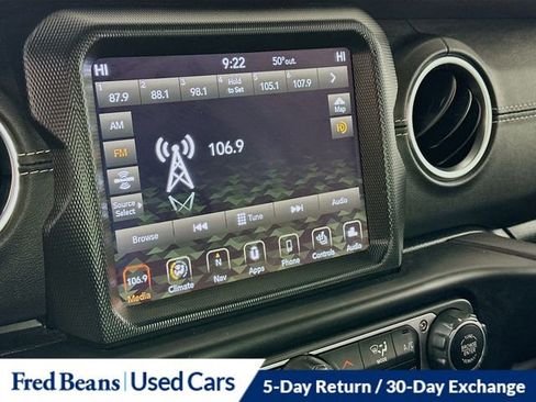 Used 2022 Jeep Wrangler Unlimited Sahara w/ Cold Weather Group AWD/4WD image 17
