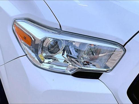 Certified 2023 Toyota Tacoma SR AWD/4WD image 26