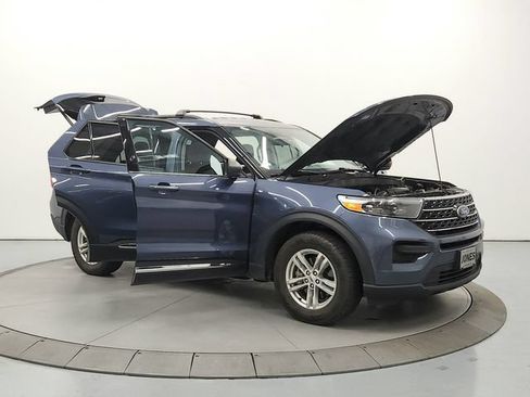 Used 2021 Ford Explorer XLT w/ Class III Trailer Tow Package AWD/4WD image 9