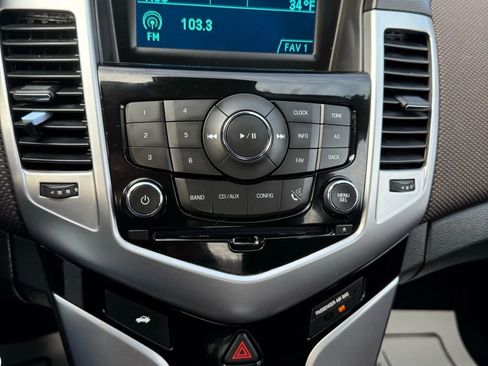 Used 2015 Chevrolet Cruze LT image 35