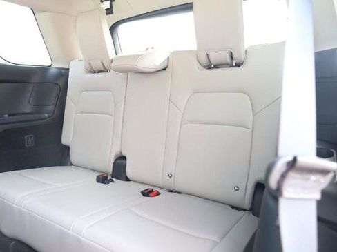 Certified 2025 Nissan Pathfinder SL AWD/4WD image 28