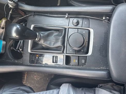 Used 2022 MAZDA MAZDA3 s image 8