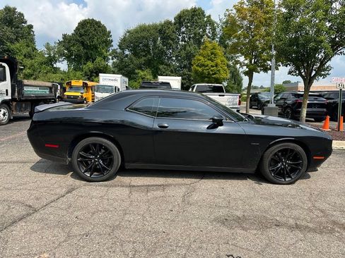 Used 2018 Dodge Challenger R/T Plus RWD image 6
