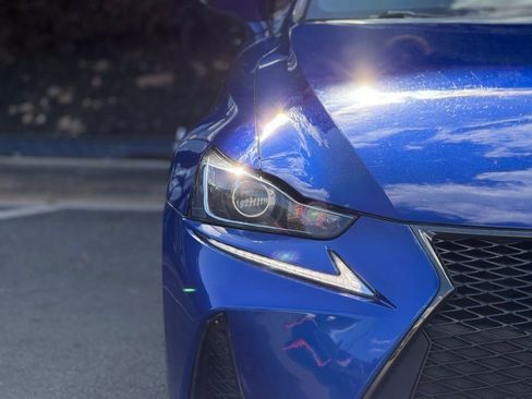 Used 2019 Lexus IS 300 F Sport w/ F Sport Package image 4