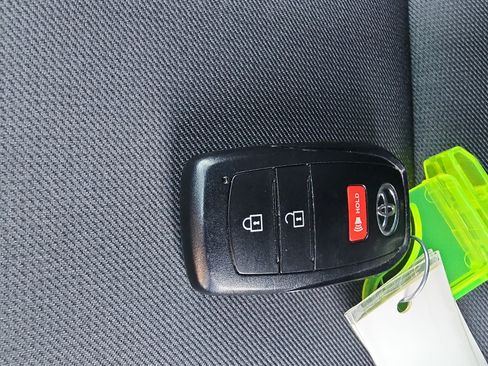 Used 2025 Toyota Tacoma SR5 AWD/4WD image 26