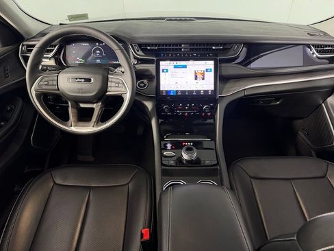 Used 2023 Jeep Grand Cherokee 30th Anniversary AWD/4WD image 12