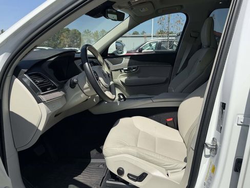 Used 2023 Volvo XC90 B5 Plus w/ Protection Package Premier image 5