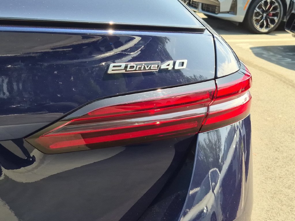 Certified 2026 BMW i5 M60 w/ M Sport Package RWD image 25