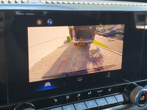 Used 2024 Chevrolet Colorado LT w/ LT Convenience Package II image 26