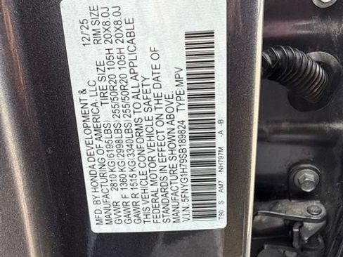 Certified 2025 Honda Pilot Touring image 30