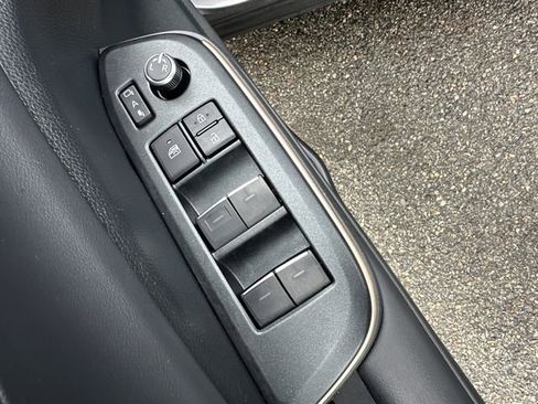 Used 2023 Toyota Crown XLE image 25