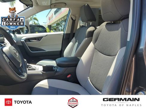 Used 2024 Toyota RAV4 XLE w/ Convenience Package FWD image 19