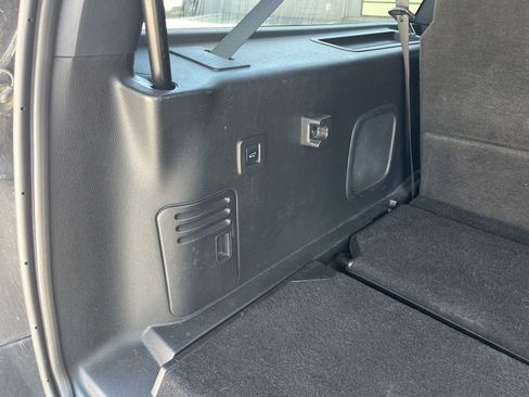 Used 2015 Ford Expedition EL Platinum image 29