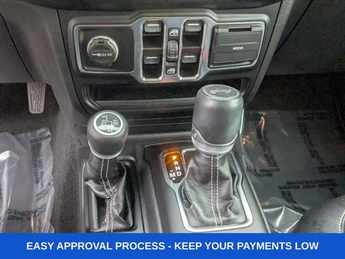 Used 2023 Jeep Wrangler Unlimited Sahara w/ Cold Weather Group image 26