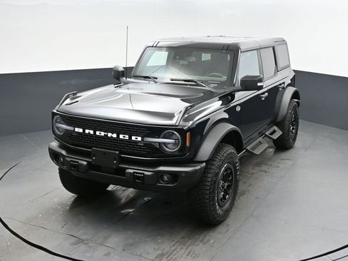 Used 2023 Ford Bronco Wildtrak image 31