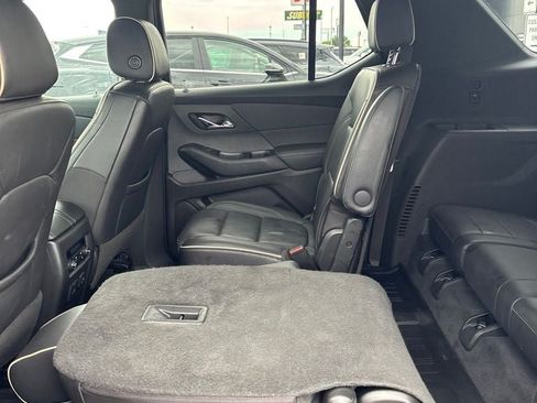 Used 2022 Chevrolet Traverse Premier w/ LPO, Floor Liner Package AWD/4WD image 28