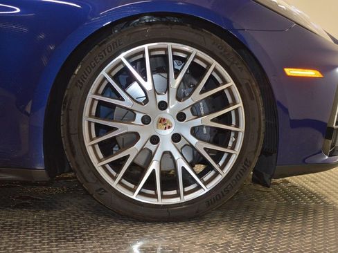 Certified 2025 Porsche Panamera image 16
