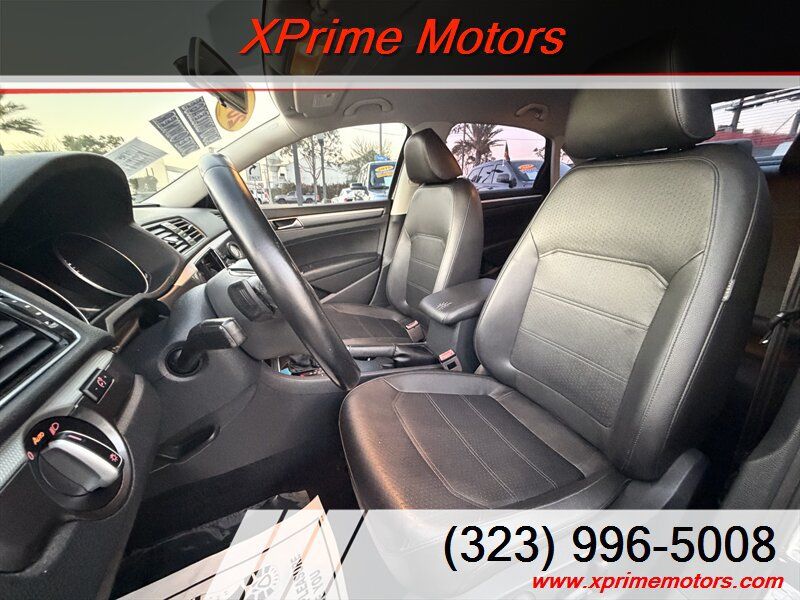 Used 2018 Volkswagen Passat 2.0T R-Line FWD image 16