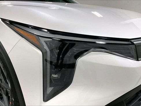 New 2025 Kia K4 FWD image 35