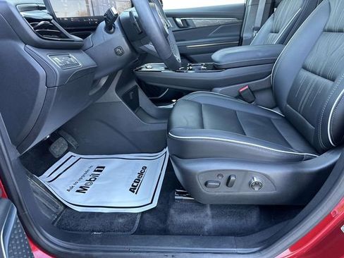 Used 2025 Buick Enclave Avenir w/ Super Cruise Package AWD/4WD image 19