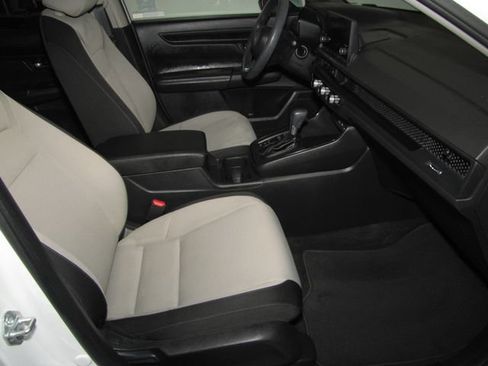 Certified 2024 Honda CR-V EX image 20