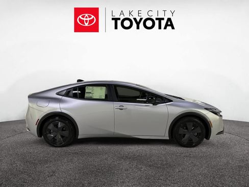 New 2026 Toyota Prius Plug-In Hybrid image 6