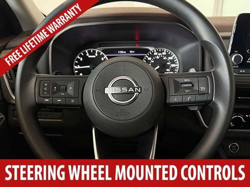 Used 2023 Nissan Rogue S AWD/4WD image 8