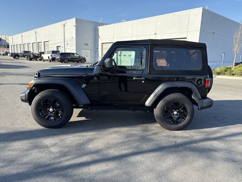 Used 2023 Jeep Wrangler Sport AWD/4WD image 6