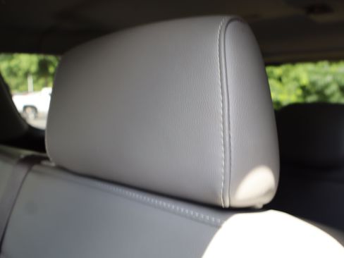 Used 2017 Chevrolet Suburban LT w/ Luxury Package RWD image 70