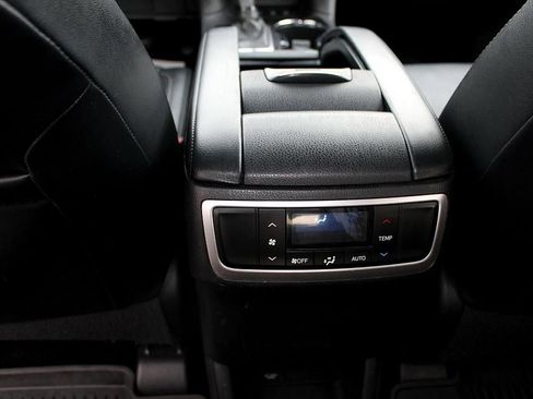 Used 2018 Toyota Highlander XLE image 15