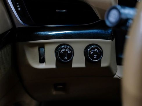 Used 2018 Cadillac Escalade ESV Platinum image 37